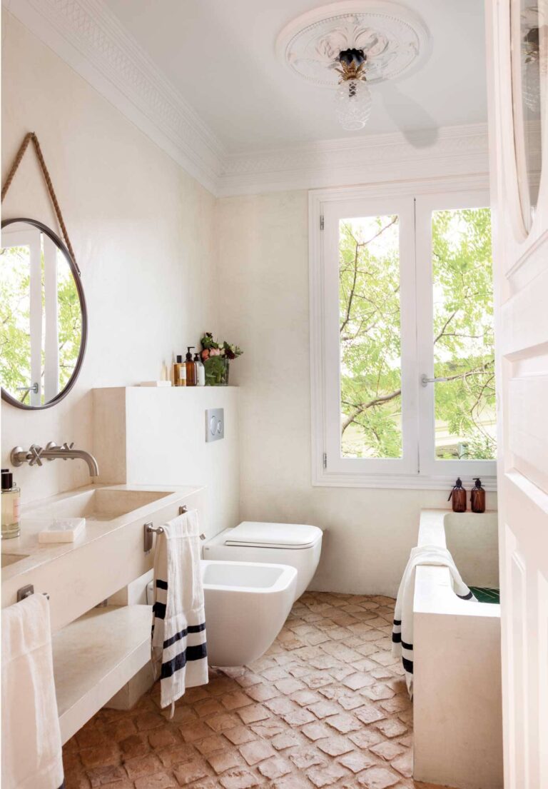 Baños con Estilo Vintage: Incorporando Piezas Clásicas en la Decoración